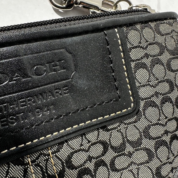 Coach Wristlet Corner Zip -Grey Canvas Black Leather - Picture 8 of 12